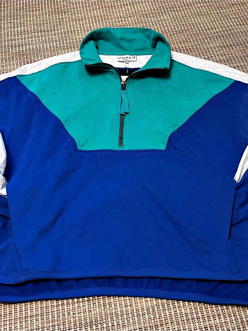 The GREii Color Block Half-Zip Pullover in Blue & Green Size Small NWT